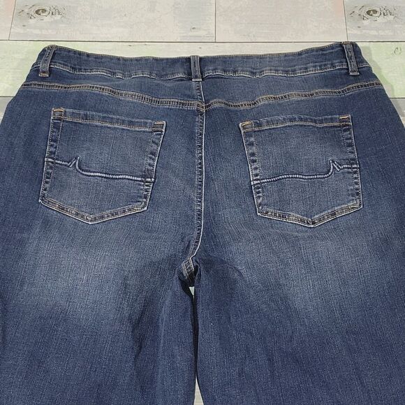 M Jeans by Maurices High-Rise Curvy Jeans size 22w Reg - Picture 3 of 5